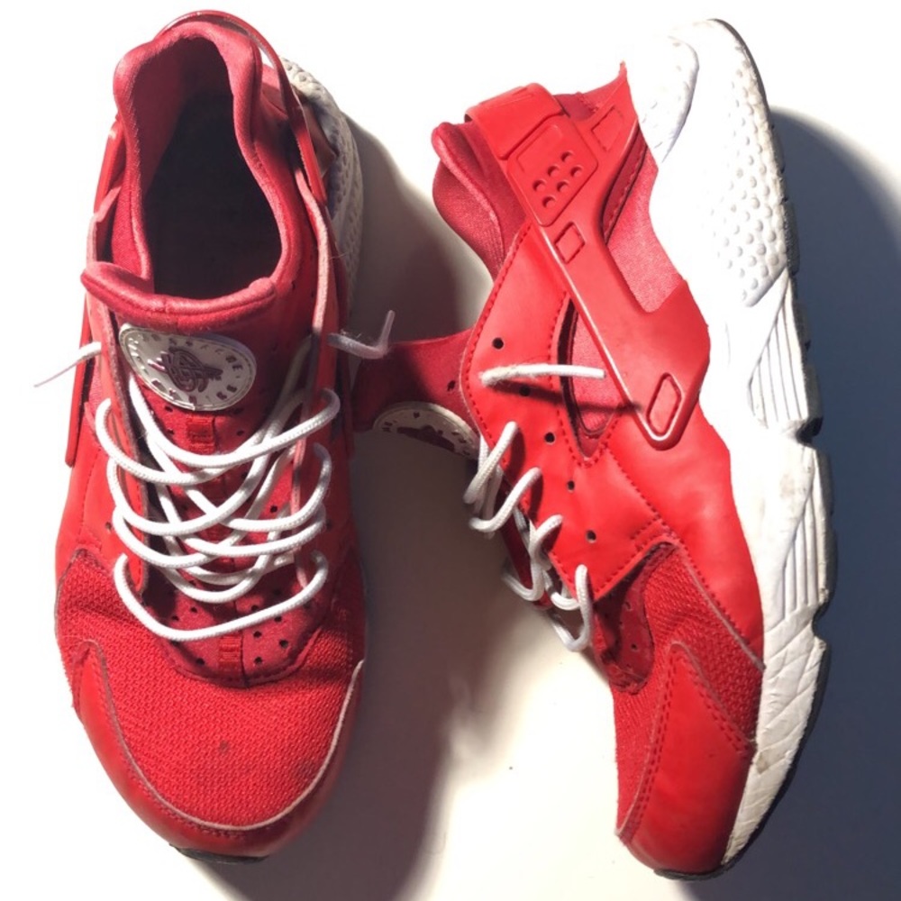 Nike Huarache Red and White 🔥